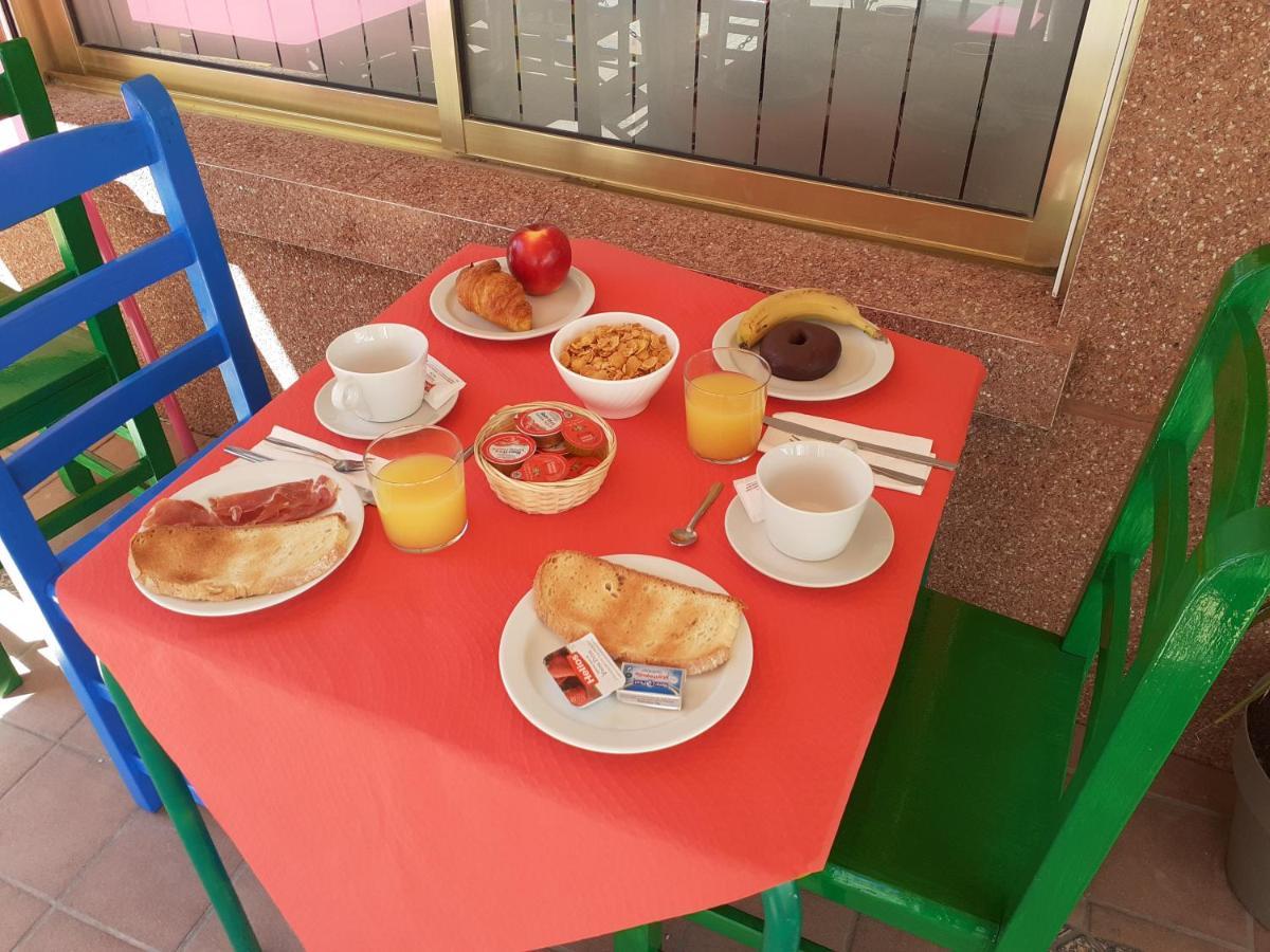 גאנדיה Hotel Clibomar Jamaica מראה חיצוני תמונה