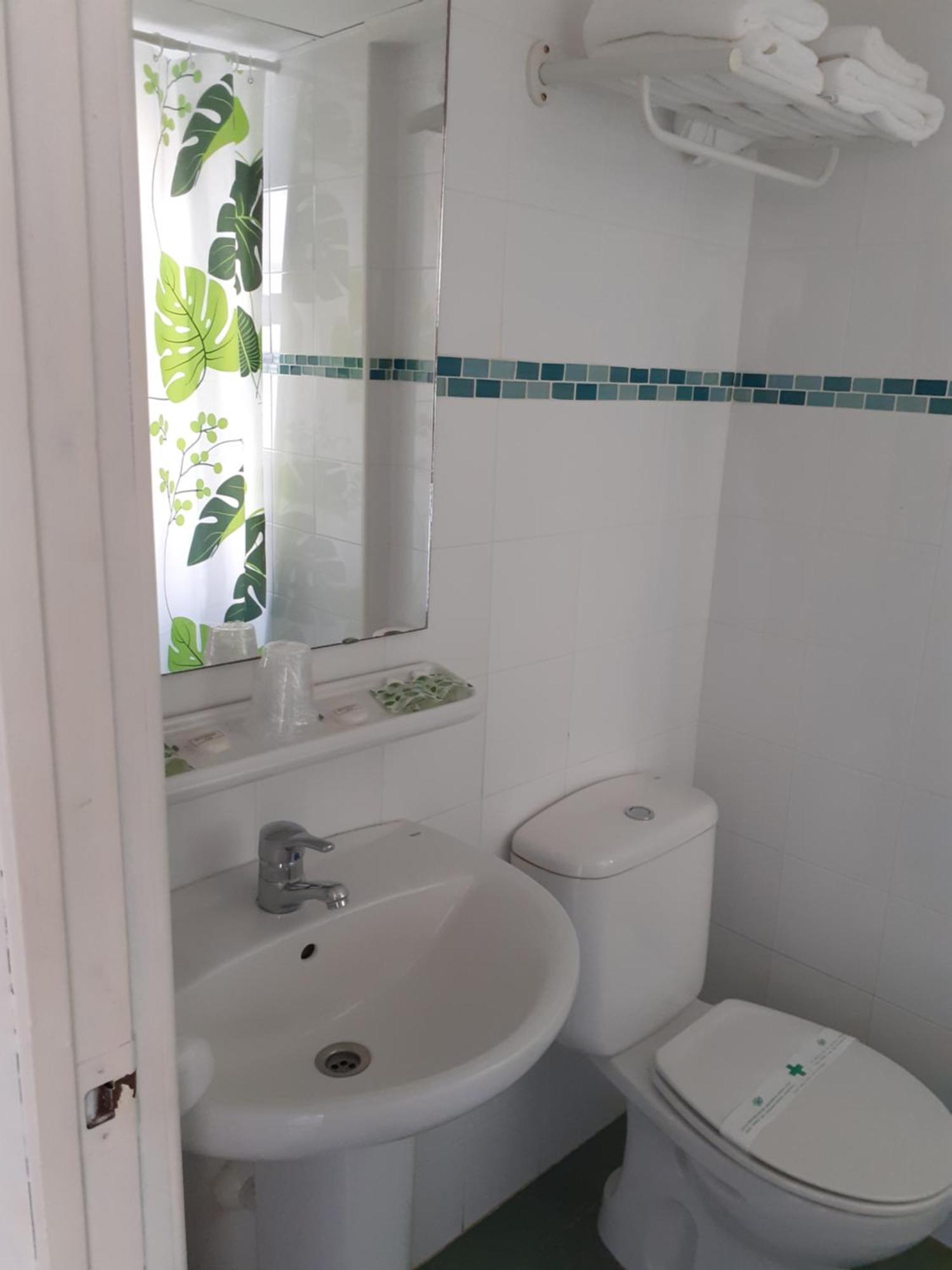 גאנדיה Hotel Clibomar Jamaica מראה חיצוני תמונה