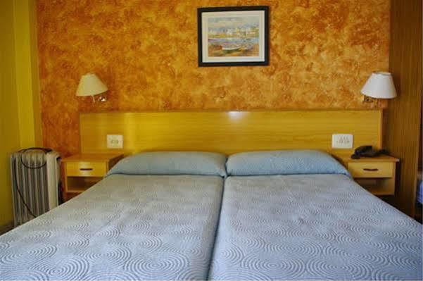 גאנדיה Hotel Clibomar Jamaica מראה חיצוני תמונה